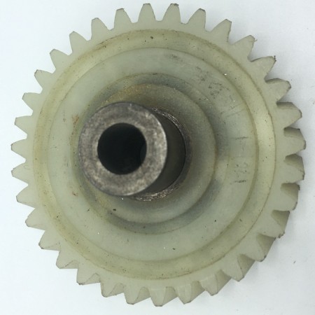 Шестерня для цепной электропилы  Ф-75 . 33 зубьев 302004